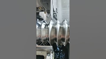 Machining metal screw thread using precision CNC lathe