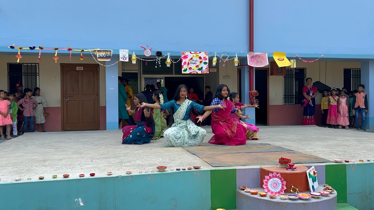 Pre Diwali dance performance by class VIII - YouTube