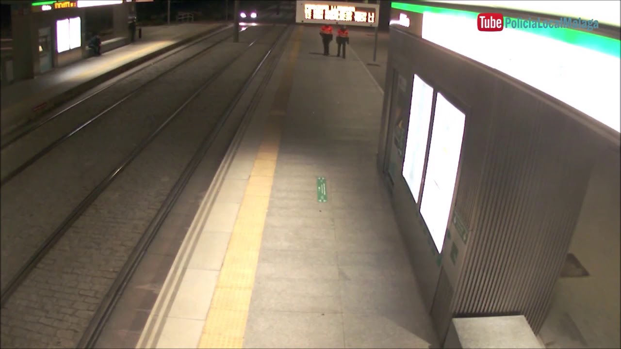 Conduce ebria más de un kilómetro por vías del metro de Málaga