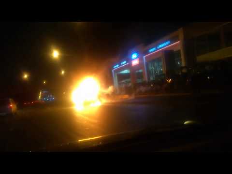 აღმაშენებლის ხეივანში ავტომობილი აფეთქდა