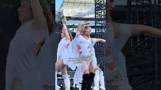 Download Lagu Elyanna performing her song ya waylak at the Coldplay concert in Boston today#elyanna #coldplay #con MP3