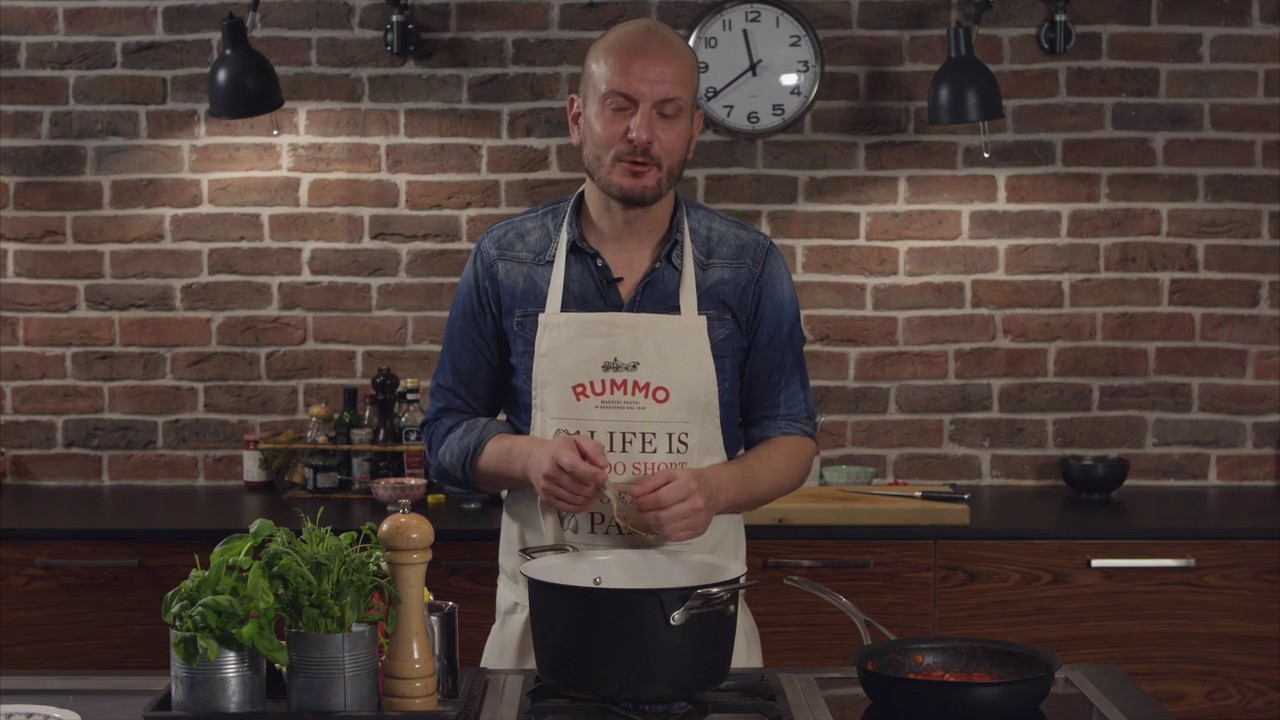 Rummo pastakoulu - penne amatricana