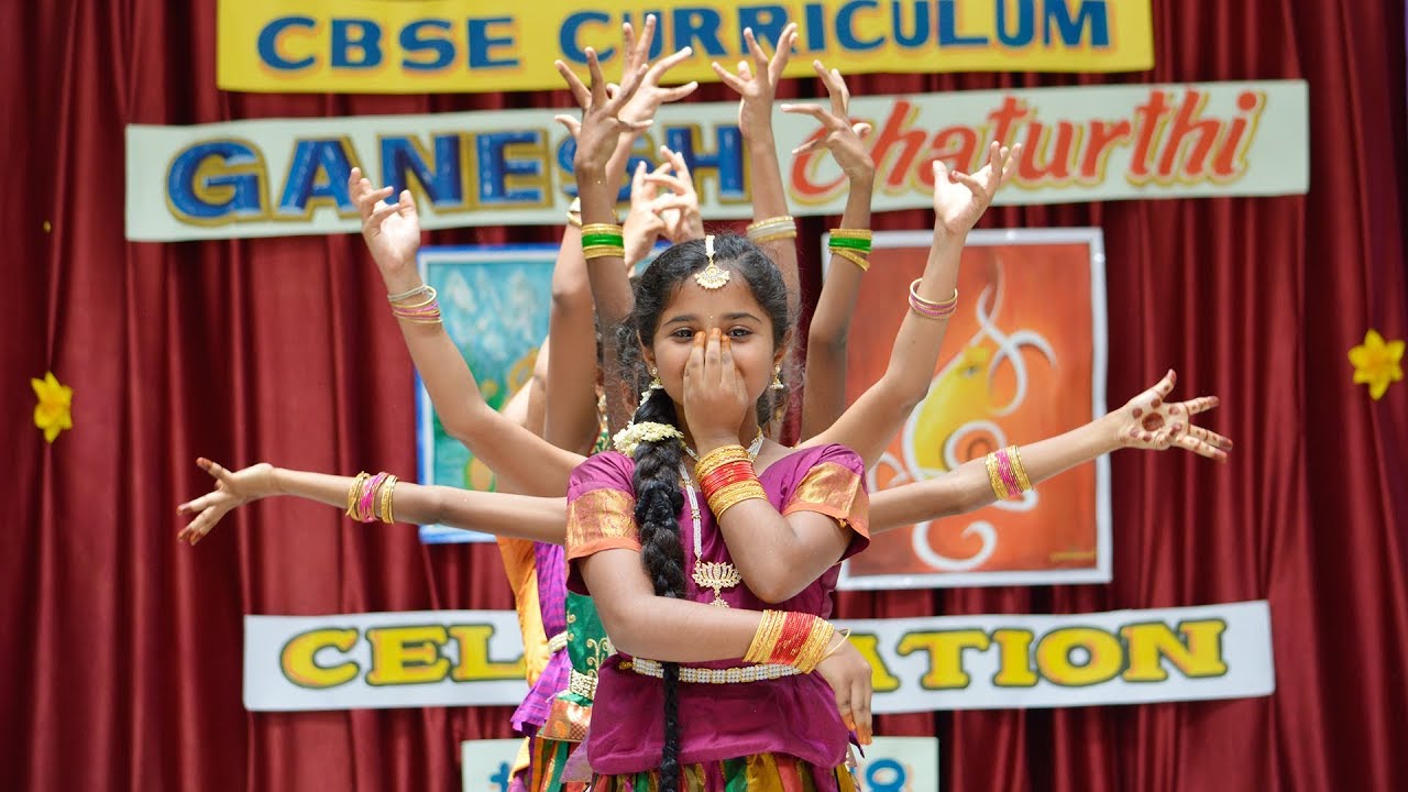 Gananayakaya dance performance by Grade IV Girls