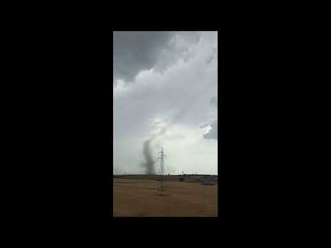 Maltempo Puglia, enorme TORNADO tra Mottola e Castellaneta (Taranto). Immagini da PAURA!!!