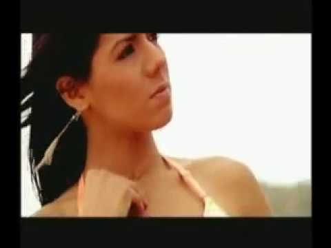 Watch the video for Ladrona de amor