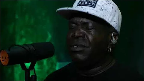 BARRINGTON LEVY  - BLACK ROSES  ( live in Studio)