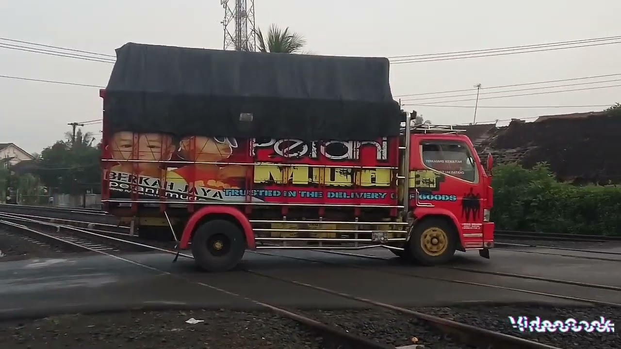 Mobil bus mbois, mobil elf, truk molen, mixer beton, truk tronton panjang, truk mbois, truk oleng,