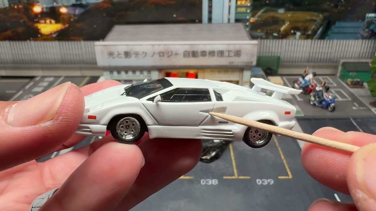 Mini GT Lamborghini Countach 25th Anniversary** Opening and Review