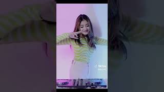 Abang Roni versi DJ asik banget....#music #dj #djterbaru #djremix #djviral #fypシ #