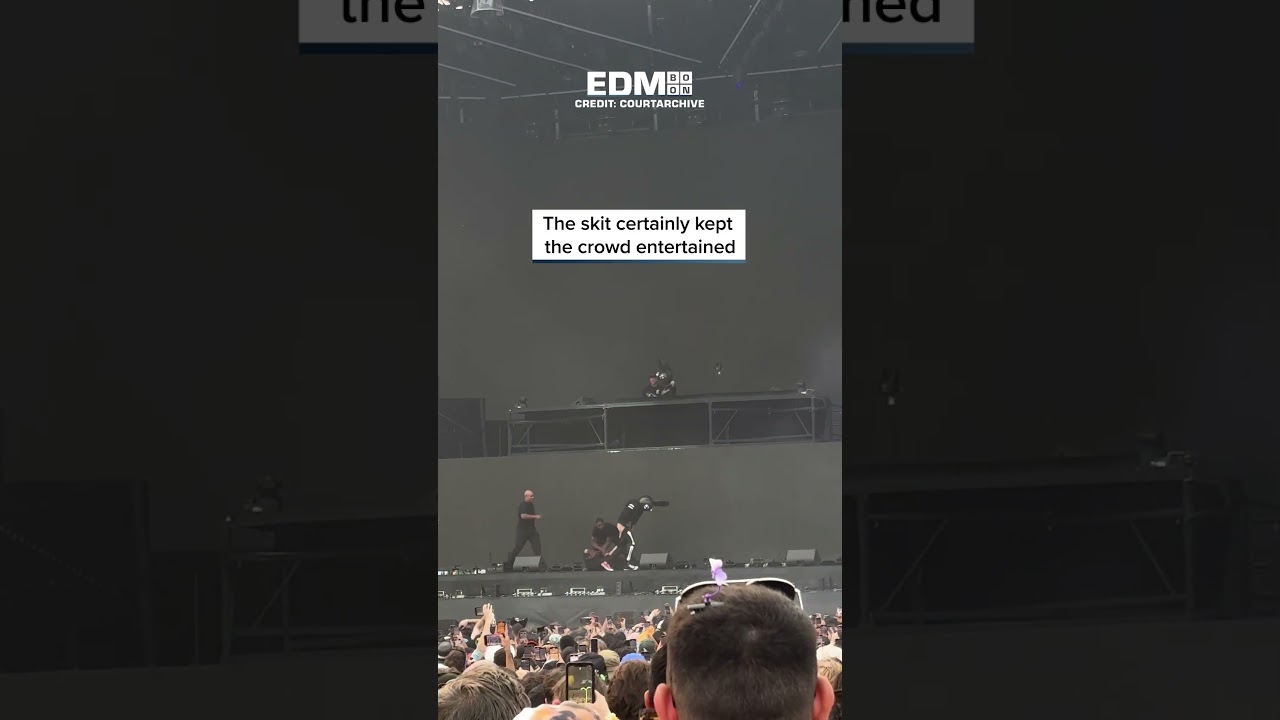 FAKE DEADMAU5 CRASHES DEADMAU5 SET