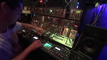 Modular explorations / comparator trigger