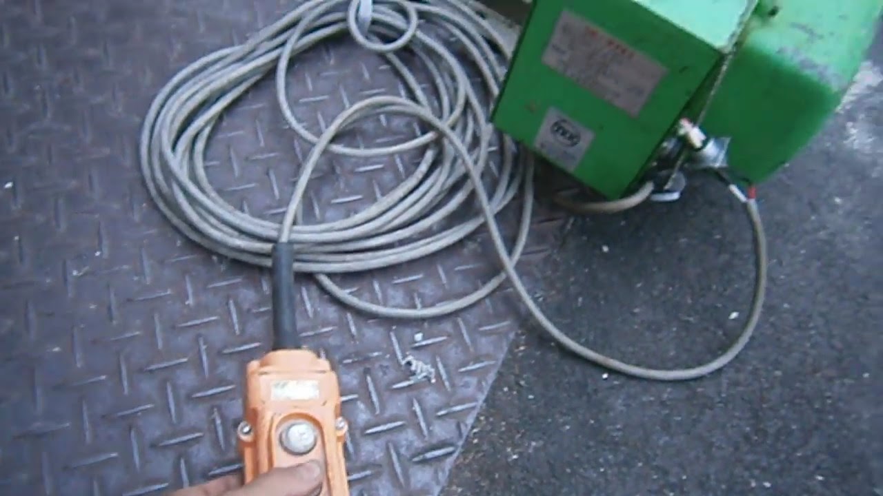 トーヨーコーケン ベビーマイティ MD-7 荷揚げ機 - YouTube