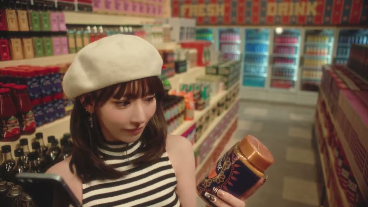 SAKURA of LE SSERAFIM buying Indian Spices (Le Sserafim X Android Ad)