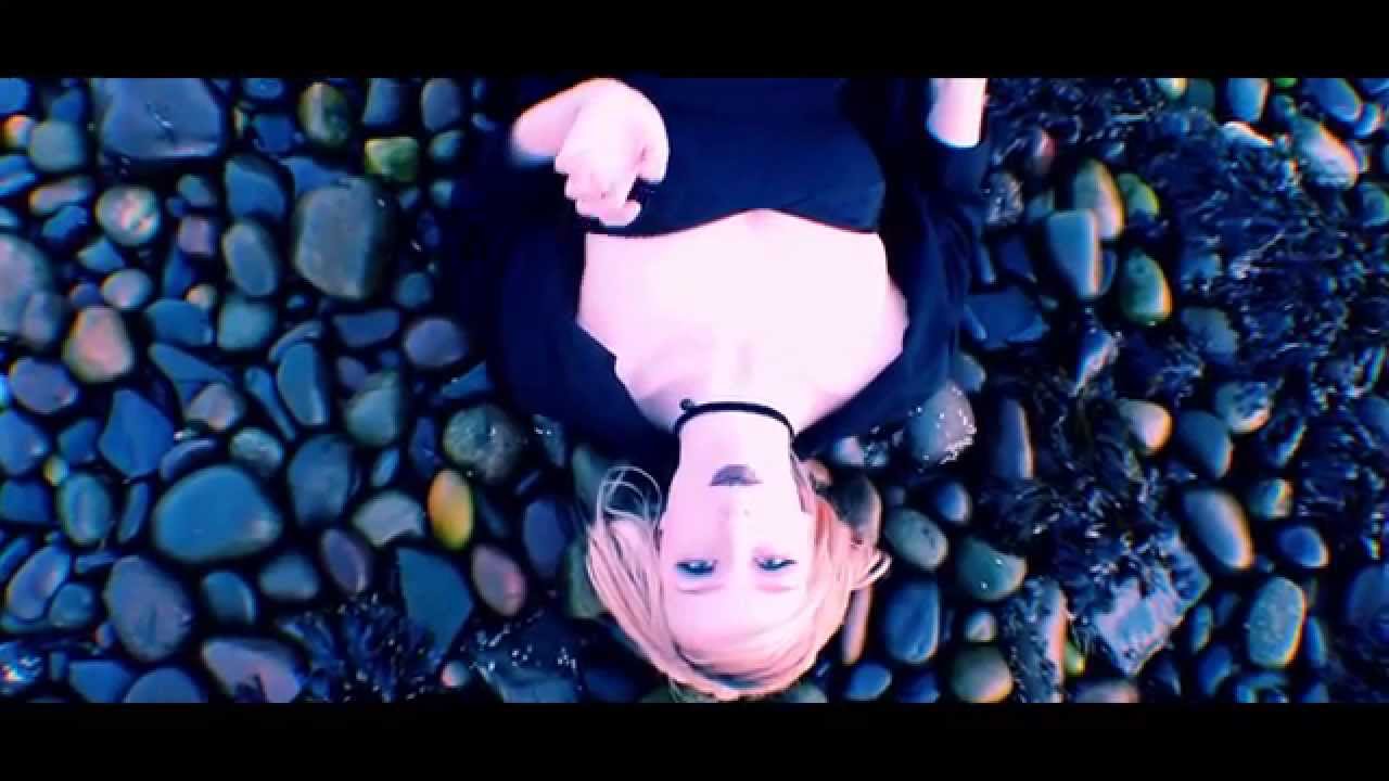 The Odd Chaps ft Zoe Moon & Iain Mannix - Paper Planes