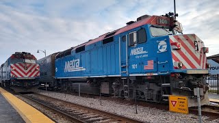 Metra | A MDN Inbound Train Arrives Grayslake While A Outbound Train Waits