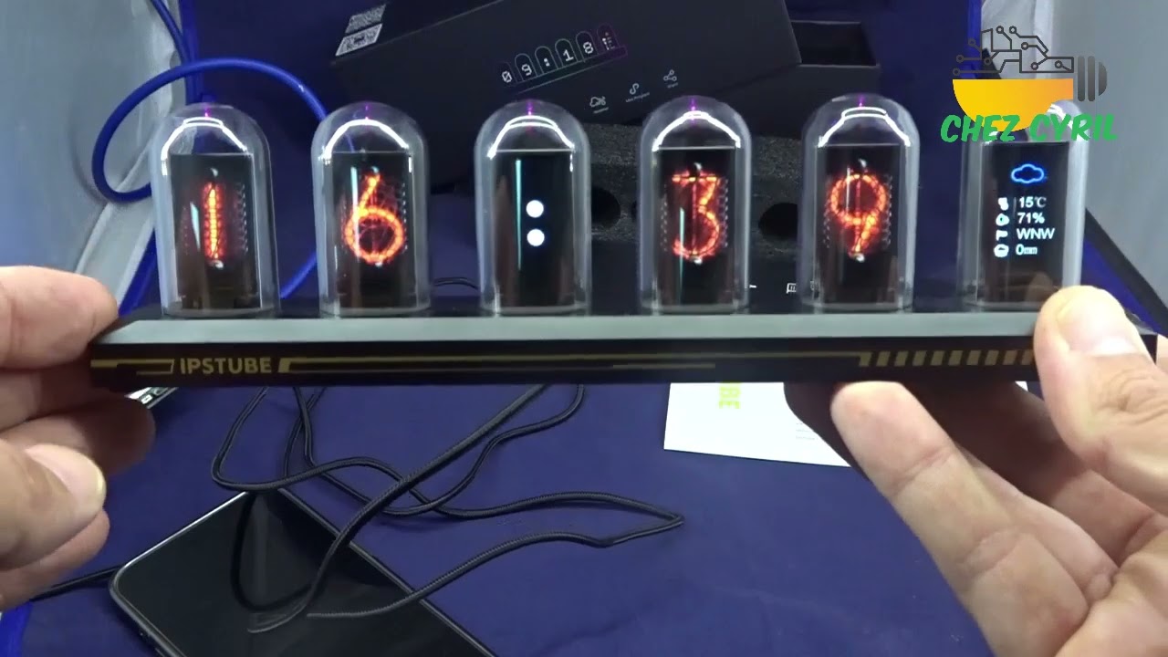 Magnifique horloge de bureau d'inspiration tube Nixie mais ultramoderne avec écrans HD IPS et WIFI