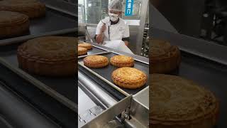 This Big Mooncake Looks Delicious