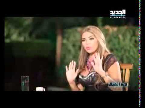 مي حريري تنفعل وتقذف القهوة في وجه المذيع تمام بليق