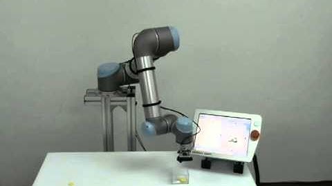 Universal-Robots vision guided system with regular web camera - by Zacobria finding items (Video 5)
