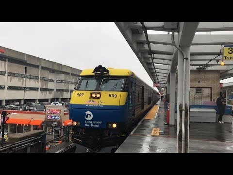 LIRR 2743 2772 At Hicksville