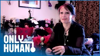 Goth Girl Addicted to Plush Toys | Storage Hoarders S1 Ep4 | Only Human screenshot 2