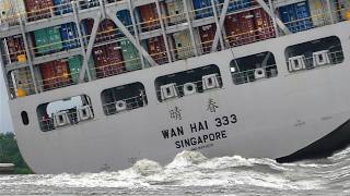 Epic High Speed Turn of giant container ship - WAN HAI 333 #shipspotting
