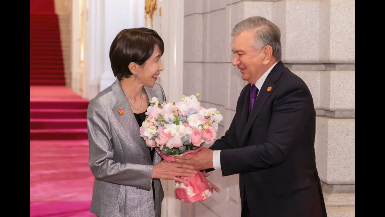 Саммит Центральная Азия — Япония торжественный приём в Государственной гостевой резиденции Акасака .