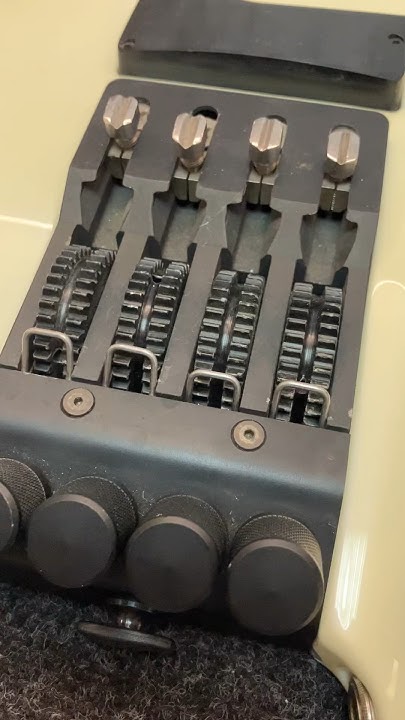 Самый редкий бридж для бас гитары. - YouTube