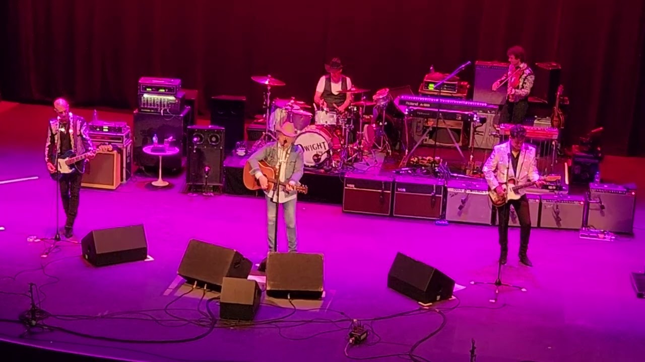 Dwight Yoakam - Little Ways