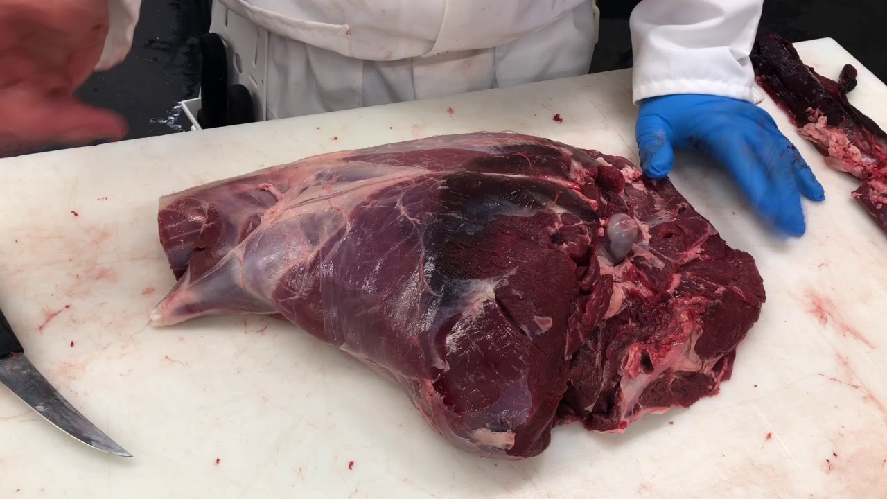 Désosser la fesse de chevreuil