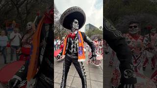 Hoy es la Reinauguración del Estadio Azteca. Ellos son Batalá México y El Charro González