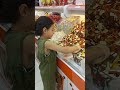 لورين عم تشتري جيلي
