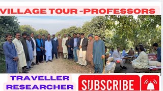 Dorpsleven - Rondleiding door professoren in Tando Qaisar voor Olive x muziek en dans