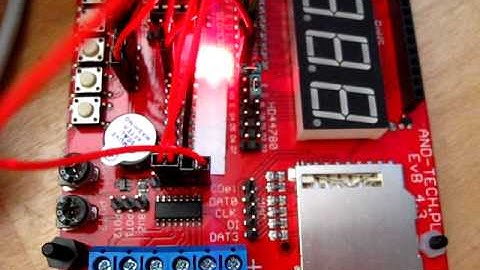 ATmega32 flip flop with LED and keys