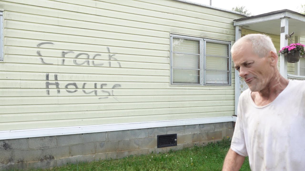 Street Interview, Hollywood sees his house