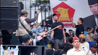 Download lagu AHMAD DHANI FT TRIAD - MADU TIGA