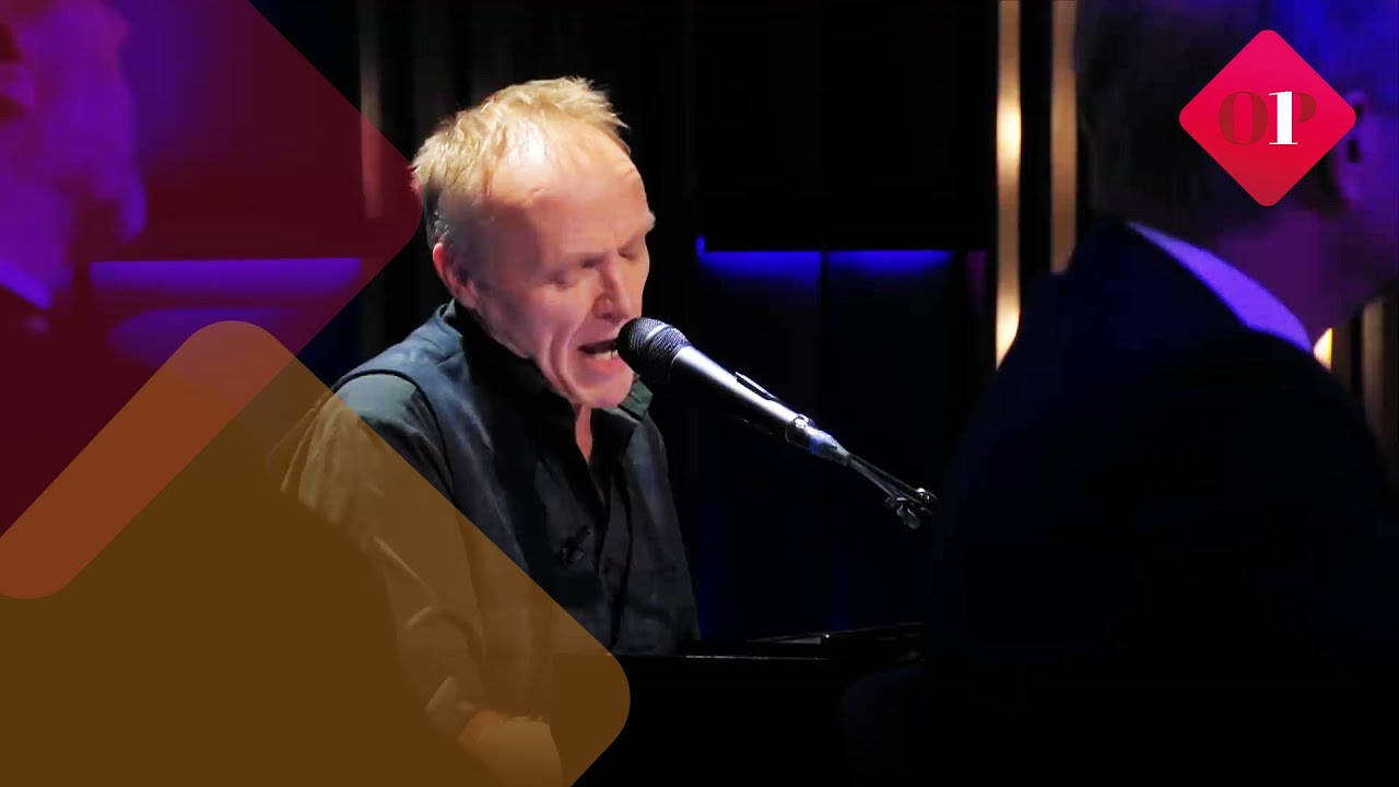 Stef Bos met een voorproefje van zijn nieuwe voorstelling 'Bloemlezing