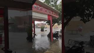 عاصفة رعدية قوية  تجتاح منطقة سيدي عدي الأن ???