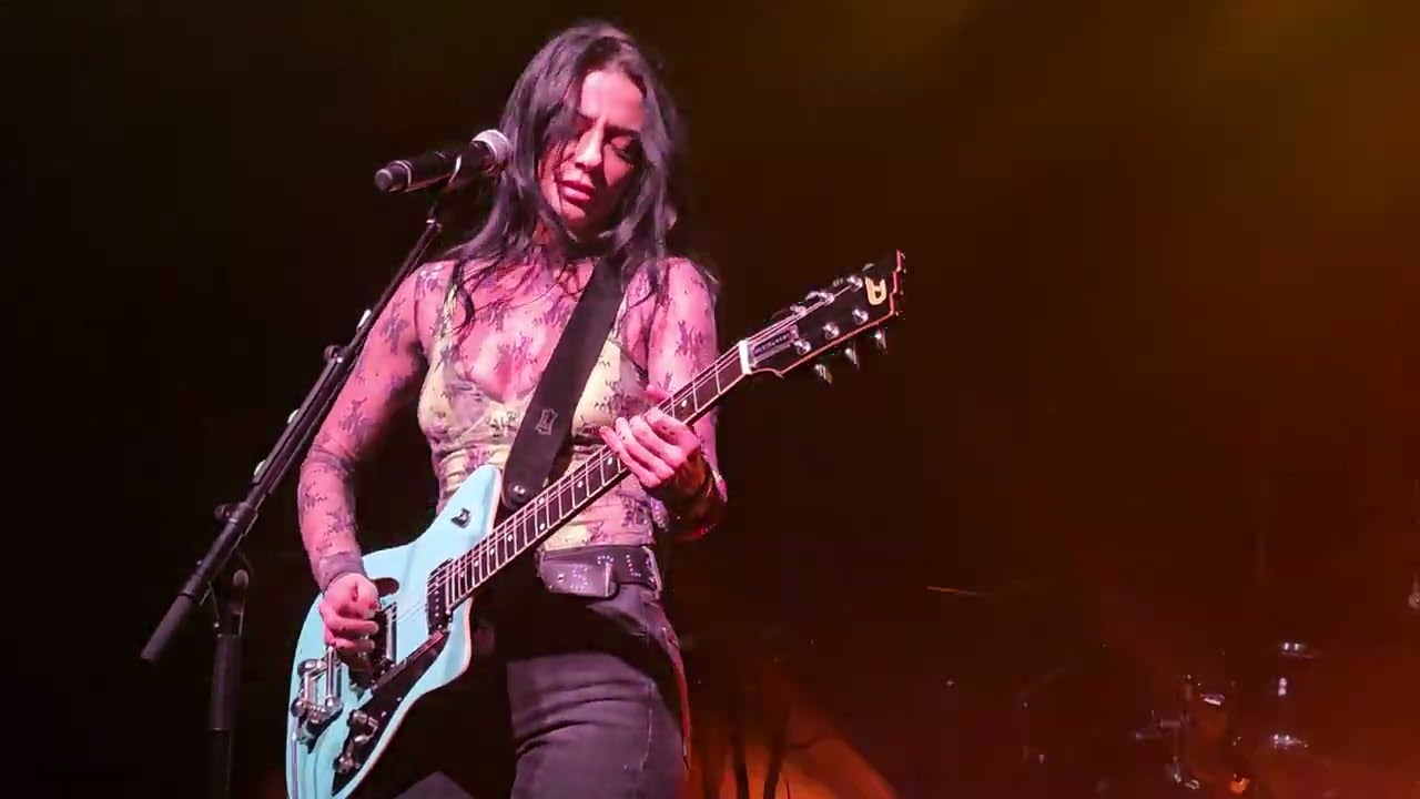 Ninet Tayeb - Rock Bottom