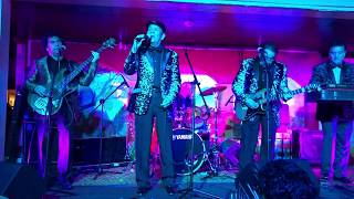 Video thumbnail of "Los Solitarios - Lo Que Te Queda (En Vivo En La Quinta Real)"