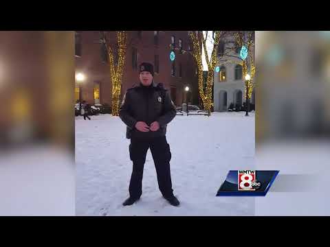 Maine police officer croons with holiday song