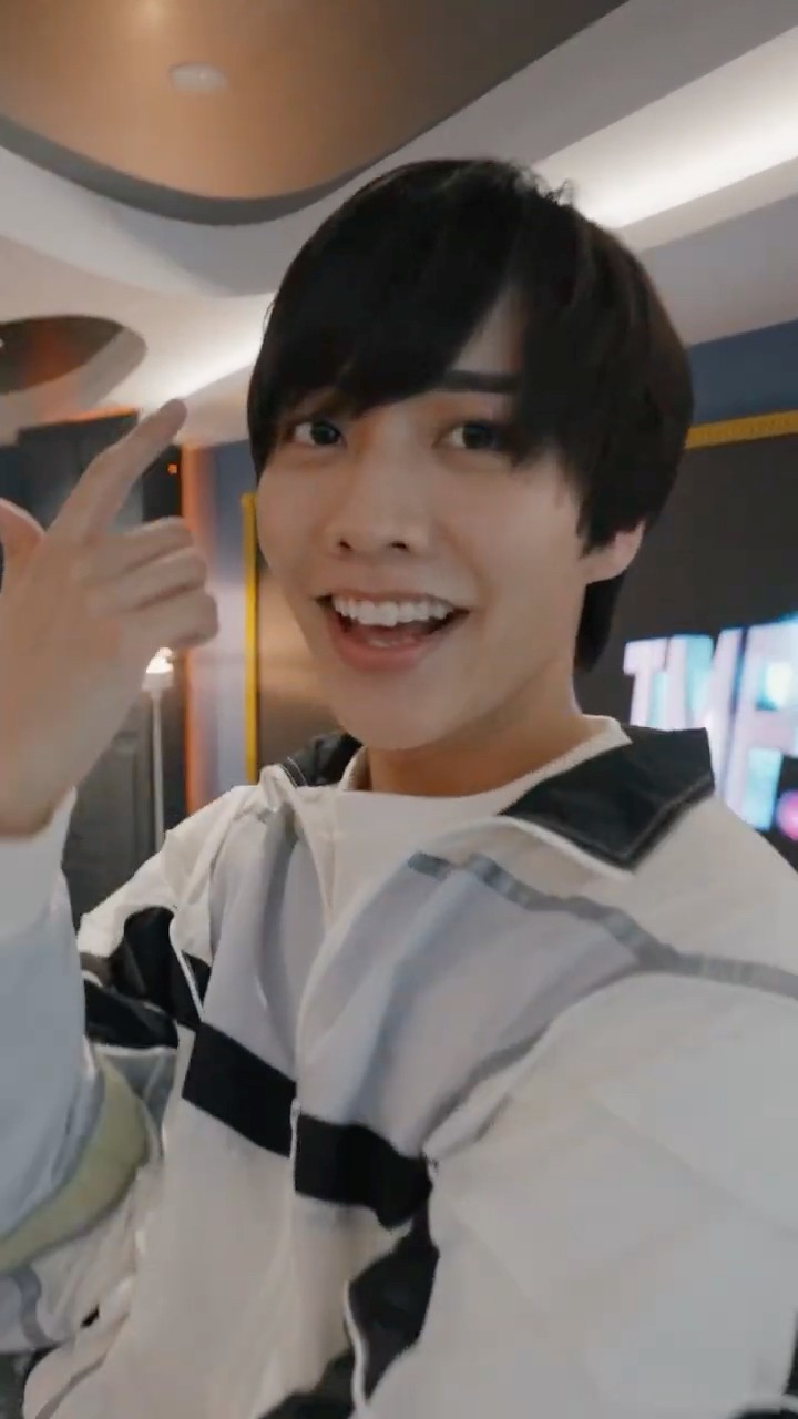 IMP. - KISS #松井奏 #KISS_IMP. #MAGenter_IMP. - YouTube