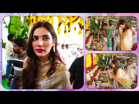 Actress Natasha Singh Entry At #SS5 Pooja Ceremony & Title Launch | Sudheer Anand | Siva | TFPC - TFPC