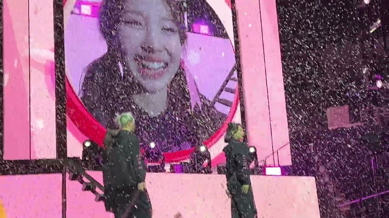 TWICE(트와이스) CANDY + LIKEY | 4th WORLD TOUR III | New York | Day 2 [FANCAM] 220227