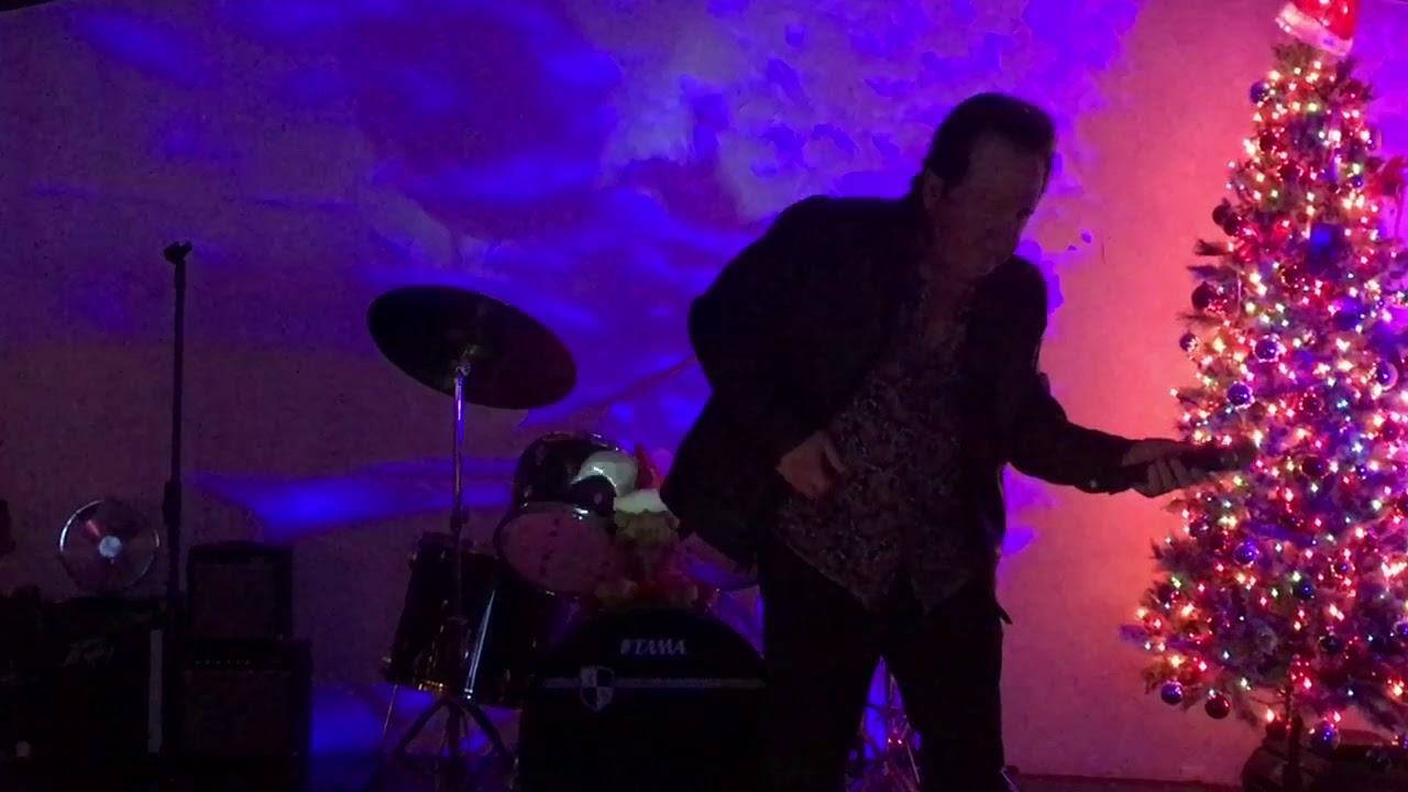 Randy Burch Performs Folsom Prison Blues on the MMP Stage 14 Dec 2019