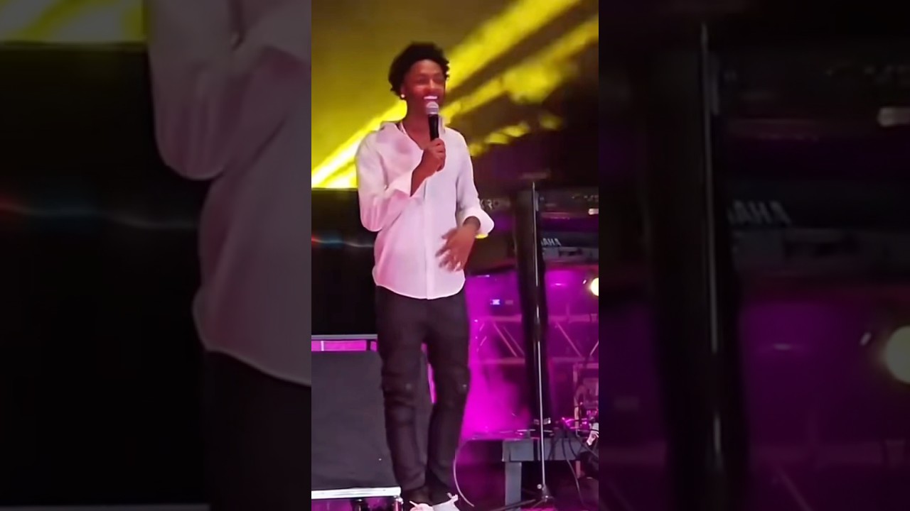 EJ performs That’s the Way I Feel About Cha live