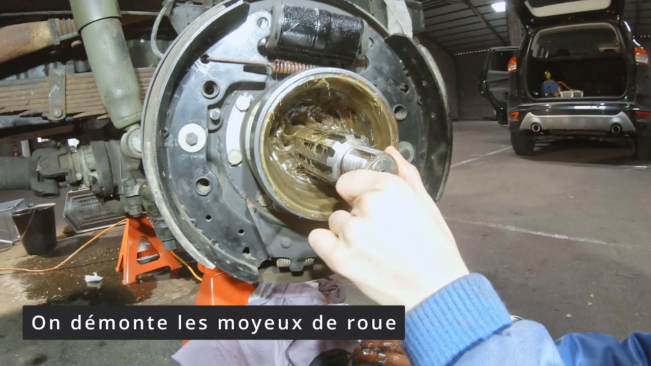 On démonte les moyeux de roue