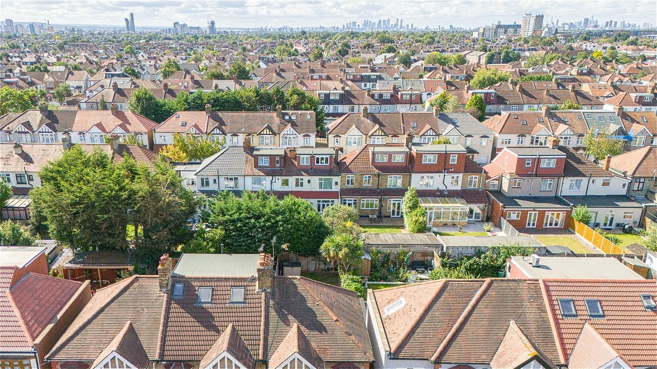 Arbon & Miller | A&M | Hatley Avenue, Barkingside | STUNNING 3 BED HOUSE IN PRIME LOCATION