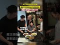 女子把剩菜放自己跟前，婆婆下意識的動作感動網友....