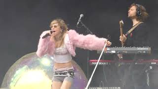 Suki Waterhouse "Supersad" Live Saint-Cloud 2025